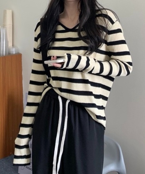 SHOUYO(ショウヨウ)の「Vネック 配色ボーダー 長袖リブニット(Tシャツ/カットソー・レディース・グリーン/ブルー/ブラック・M)」の18枚目の写真