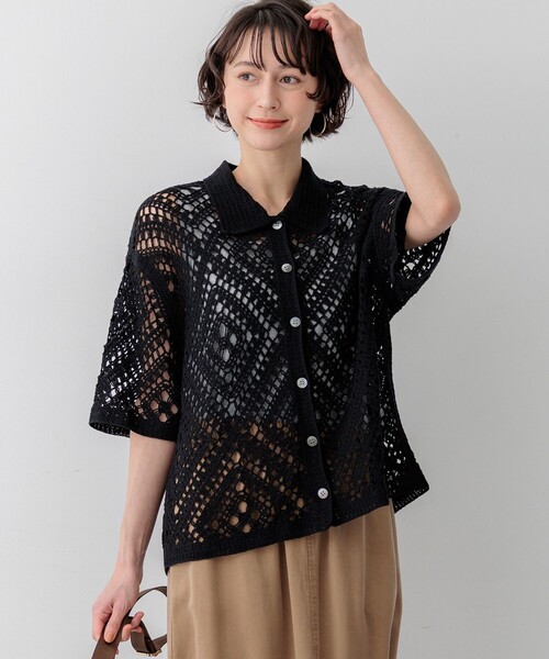 23区 L(ニジュウサンクオオキイサイズ)の「エンブロイダリーレース ポロ ニット(ニット/セーター・レディース・ベージュ系/ホワイト系/ブラック系・46/44)」の1枚目の写真