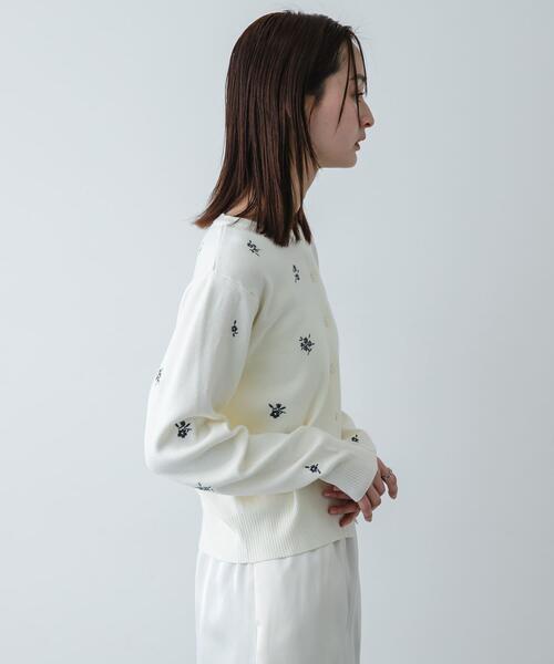 SENSE OF PLACE by URBAN RESEARCH(センスオブプレイスバイアーバンリサーチ)の「『洗濯可』コバナシシュウカーディガン(カーディガン/ボレロ・レディース・ネイビー/アイボリー・ONE)」の11枚目の写真