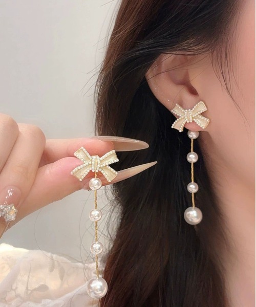 LA VORAGINE(ラ ヴォラジネ)の「CZ フープピアス 真鍮 シルバー デイリー(ピアス(両耳用)・レディース・シルバー/ベージュ・FREE)」の1枚目の写真