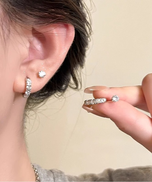 LA VORAGINE(ラ ヴォラジネ)の「CZ フープピアス 真鍮 シルバー デイリー(ピアス(両耳用)・レディース・シルバー/ベージュ・FREE)」の2枚目の写真
