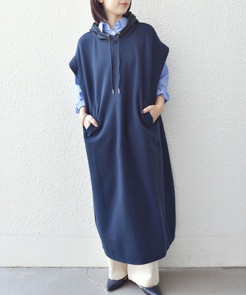 SHIPS Colors(シップス カラーズ)の「SHIPS Colors:〈手洗い可能〉異素材 フーディー ワンピース◇(ワンピース・レディース・ライトブルー/ベージュ/ネイビー・ONE SIZE)」の3枚目の写真
