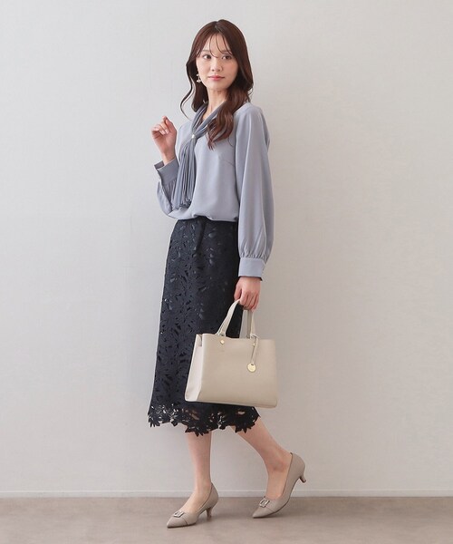 index（インデックス）の「2WAYカシメデザインミドルトート（トートバッグ・レディース・ブラック/ベージュ/サックスブルー系4・00）」の4枚目の写真