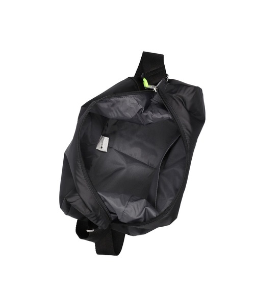 MSGM(エムエスジーエム)の「【MSGM×LeSportsac】Medium Crescent Bag(ショルダーバッグ・レディース・ブラック・ONE SIZE)」の5枚目の写真