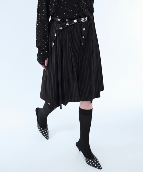 seyto(セイト)の「Lame stripe pleats half pants / ラメストライププリーツハーフパンツ(その他パンツ・メンズ・グレー/ブラック・3/2/1)」の5枚目の写真