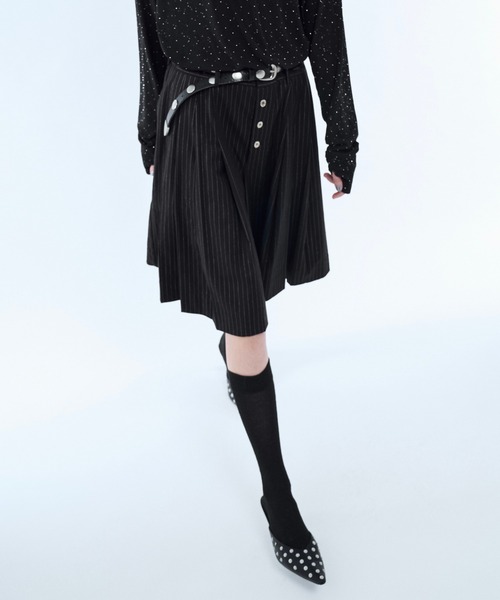 seyto(セイト)の「Lame stripe pleats half pants / ラメストライププリーツハーフパンツ(その他パンツ・メンズ・グレー/ブラック・3/2/1)」の8枚目の写真