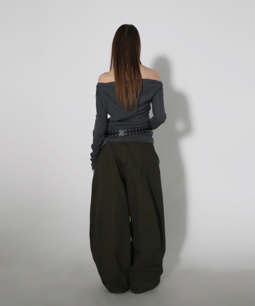 CHICKS(チックス)の「バルーンクーブ切り替えワイドパンツカーキ(その他パンツ・レディース・カーキ・ONE SIZE)」の4枚目の写真
