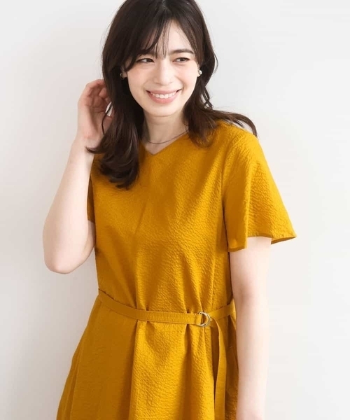 OFUON le MK(オフオンルエムケー)の「VネックAラインシルエットワンピース/洗える/WEB限定カラーサイズあり(ワンピース・レディース・グリーン/モカ/オレンジ系その他/ブラック・36/38/40)」の4枚目の写真