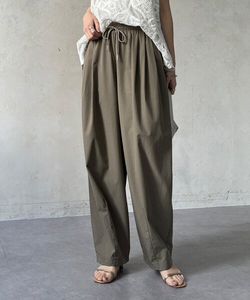 DouDou（ドゥドゥ）の「【WEB限定】ライトストレッチクロスタックイージーパンツ（その他パンツ・レディース・ブラック/ベージュ・FREE）」の18枚目の写真