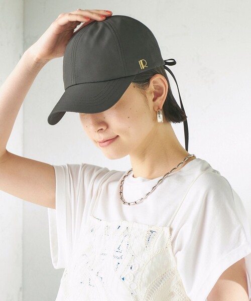 Revis.(レヴィス)の「Revis:〈UVカット / 撥水 / 透湿〉リボン キャップ(キャップ・レディース・ブラック/オリーブ/ベージュ系・ONE SIZE)」の2枚目の写真