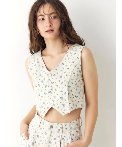 CALNAMUR（カルナムール）の「ツイルフワラーベスト（ベスト・レディース・ピンク/ブルー・FREE）」の2枚目の写真