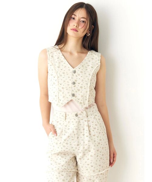 CALNAMUR（カルナムール）の「ツイルフワラーベスト（ベスト・レディース・ピンク/ブルー・FREE）」の7枚目の写真