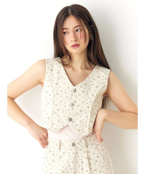 CALNAMUR（カルナムール）の「ツイルフワラーベスト（ベスト・レディース・ピンク/ブルー・FREE）」の9枚目の写真