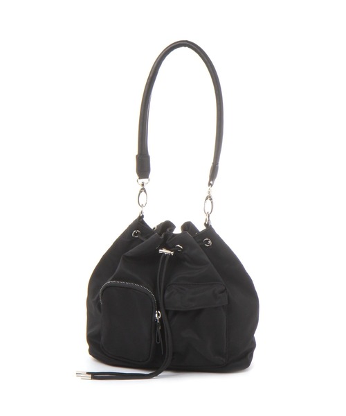 LAKOLE(ラコレ)の「【撥水】2WAYポケット巾着バッグ / 656434(ショルダーバッグ・レディース・ブラック/ライトブラウン/オフホワイト・FREE)」の9枚目の写真