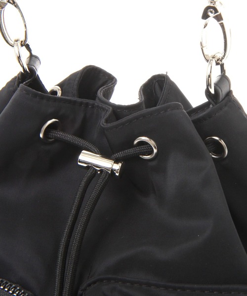 LAKOLE(ラコレ)の「【撥水】2WAYポケット巾着バッグ / 656434(ショルダーバッグ・レディース・ブラック/ライトブラウン/オフホワイト・FREE)」の14枚目の写真