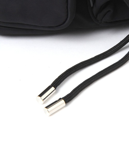 LAKOLE(ラコレ)の「【撥水】2WAYポケット巾着バッグ / 656434(ショルダーバッグ・レディース・ブラック/ライトブラウン/オフホワイト・FREE)」の16枚目の写真