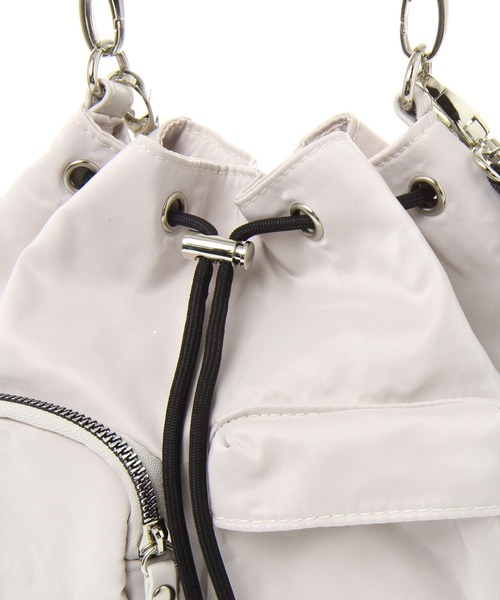 LAKOLE(ラコレ)の「【撥水】2WAYポケット巾着バッグ / 656434(ショルダーバッグ・レディース・ブラック/ライトブラウン/オフホワイト・FREE)」の21枚目の写真