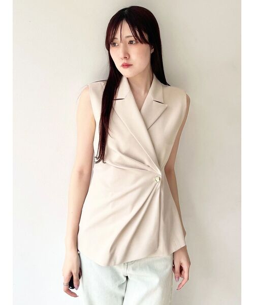 MERCURYDUO(マーキュリーデュオ)の「アシメドレープジレ(ベスト・レディース・グレー/ベージュ・FREE)」の14枚目の写真