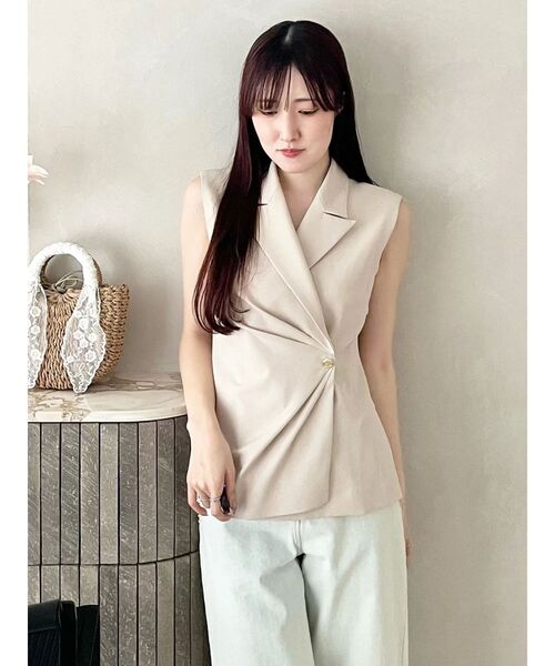 MERCURYDUO(マーキュリーデュオ)の「アシメドレープジレ(ベスト・レディース・グレー/ベージュ・FREE)」の15枚目の写真