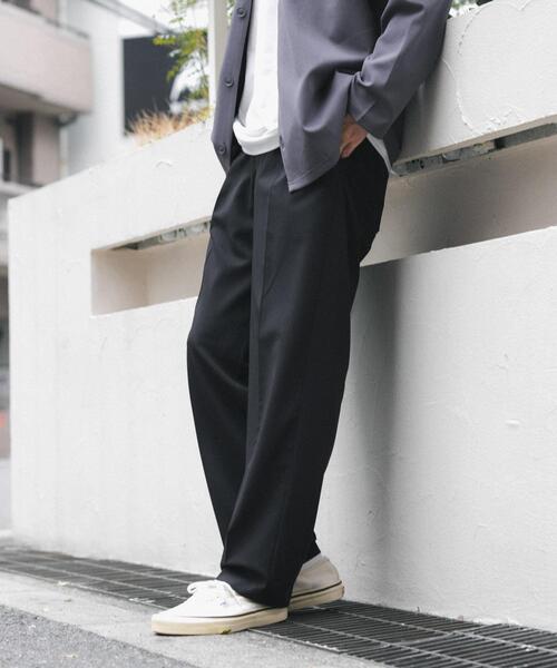 ITEMS URBANRESEARCH(アイテムズ アーバンリサーチ)の「接触冷感 TRテーパードスラックス(その他パンツ・メンズ・ブラック/ネイビー/ベージュ/グレー・SMALL/MEDIUM/LARGE)」の22枚目の写真
