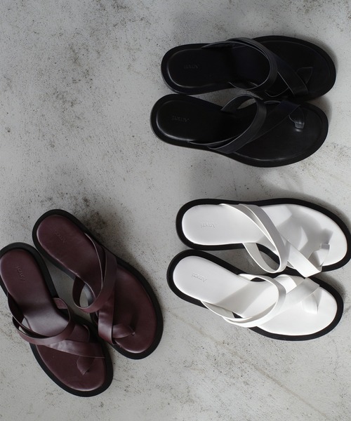 Ameri(アメリ)の「MEDI CROSS STRAP THONG SANDALS(スニーカー・レディース・ホワイト/ボルドー/ブラック・SMALL/MEDIUM/LARGE)」の5枚目の写真