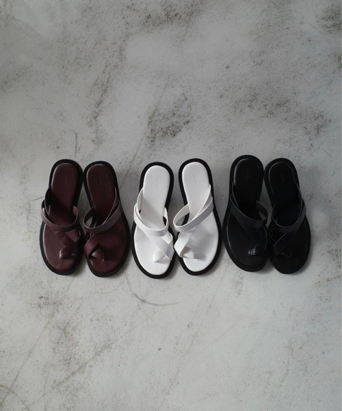 Ameri(アメリ)の「MEDI CROSS STRAP THONG SANDALS(スニーカー・レディース・ホワイト/ボルドー/ブラック・SMALL/MEDIUM/LARGE)」の6枚目の写真