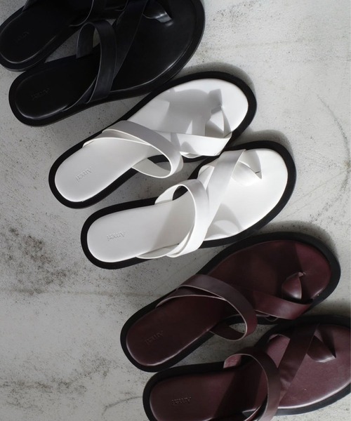 Ameri(アメリ)の「MEDI CROSS STRAP THONG SANDALS(スニーカー・レディース・ホワイト/ボルドー/ブラック・SMALL/MEDIUM/LARGE)」の7枚目の写真