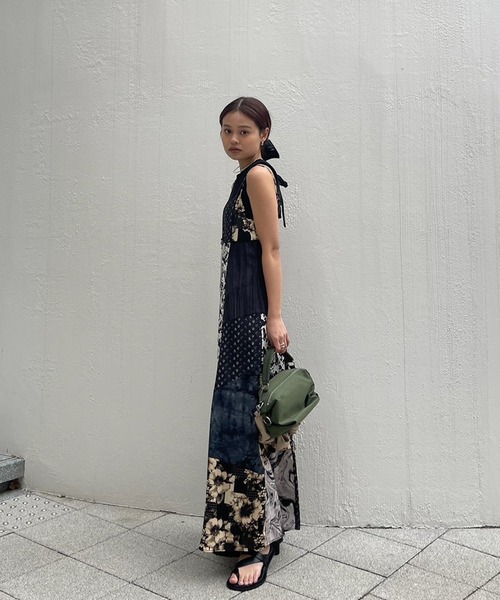 Ameri(アメリ)の「MEDI CROSS STRAP THONG SANDALS(スニーカー・レディース・ホワイト/ボルドー/ブラック・SMALL/MEDIUM/LARGE)」の13枚目の写真