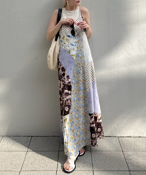 Ameri(アメリ)の「MEDI CROSS STRAP THONG SANDALS(スニーカー・レディース・ホワイト/ボルドー/ブラック・SMALL/MEDIUM/LARGE)」の20枚目の写真