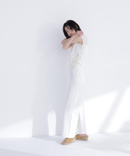 NATURAL BEAUTY BASIC(ナチュラルビューティーベーシック)の「ドロストレースカットソー(Tシャツ/カットソー・レディース・オフホワイト/ブラック・フリ-)」の21枚目の写真