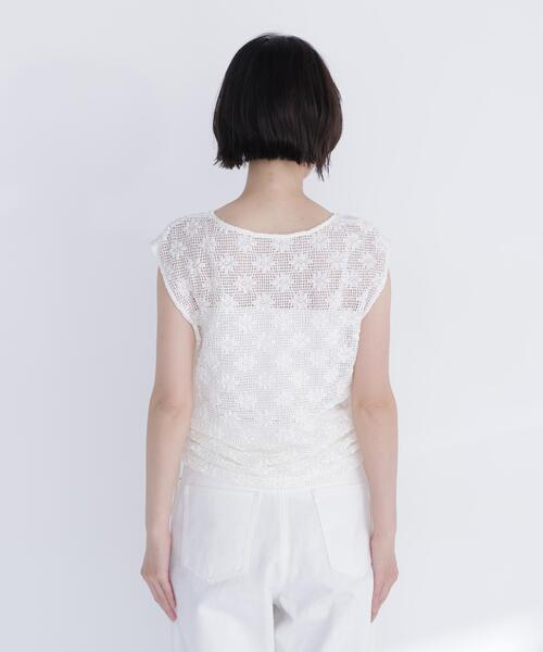 NATURAL BEAUTY BASIC(ナチュラルビューティーベーシック)の「ドロストレースカットソー(Tシャツ/カットソー・レディース・オフホワイト/ブラック・フリ-)」の4枚目の写真