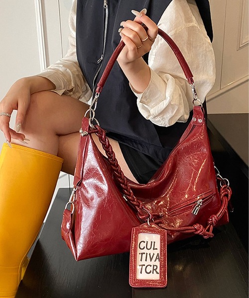 LA VORAGINE(ラ ヴォラジネ)の「ベルトデザイン 2WAY大容量ショルダーバッグ(ショルダーバッグ・レディース・ブラック/シルバー/ホワイト/レッド・FREE)」の20枚目の写真