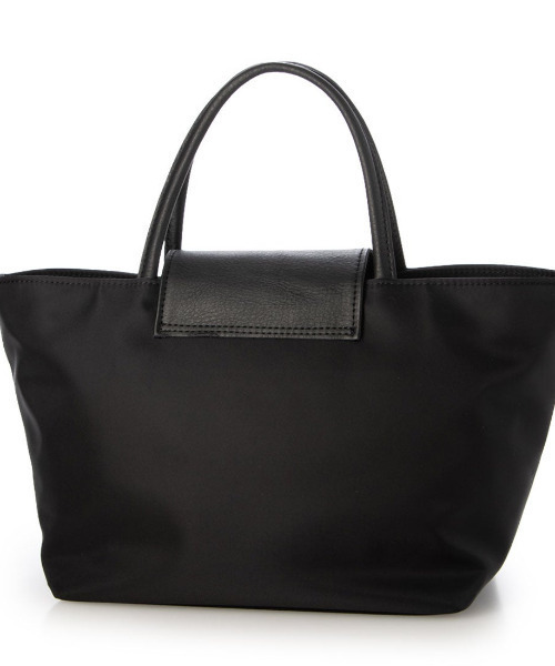 perche（ペルケ）の「VERYコラボ ペルケ perche / ミニ牛革フラップナイロントートバック（トートバッグ・レディース・ブラック/ネイビー/ベージュ・FREE）」の11枚目の写真