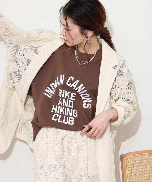 FUNALIVE（ファンアライブ）の「LE MELANGE アーチロゴプリント半袖Tシャツ（Tシャツ/カットソー・レディース・ブラウン/ベージュ/ホワイト・FREE）」の3枚目の写真