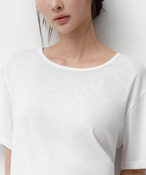 MUSINSA STANDARD WOMAN（ムシンサスタンダードウーマン）の「ウィメンズリラックスドライトウェイトCRスクープネックTシャツ[ホワイト]（Tシャツ/カットソー・レディース・その他・X-SMALL/SMALL/MEDIUM/LARGE）」の4枚目の写真
