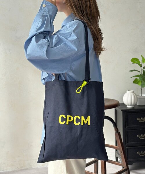 CPCM(シーピーシーエム)の「【WEB限定カラーあり】CPCMロゴトート(トートバッグ・メンズ・ブラック/ブルー/ネイビー/オレンジ/グリーン/レッド/ブラウン・FREE)」の4枚目の写真