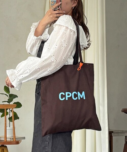 CPCM(シーピーシーエム)の「【WEB限定カラーあり】CPCMロゴトート(トートバッグ・メンズ・ブラック/ブルー/ネイビー/オレンジ/グリーン/レッド/ブラウン・FREE)」の3枚目の写真