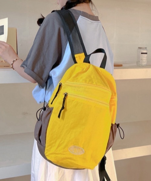 Teem Store(チームストア)の「【大容量/A4対応】配色ナイロン軽量バックパック(バックパック/リュック・レディース・ブルー/イエロー/アイボリー・F)」の8枚目の写真