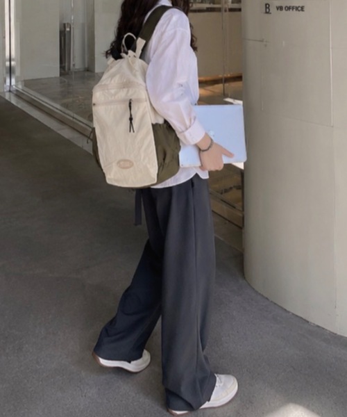 Teem Store(チームストア)の「【大容量/A4対応】配色ナイロン軽量バックパック(バックパック/リュック・レディース・ブルー/イエロー/アイボリー・F)」の12枚目の写真