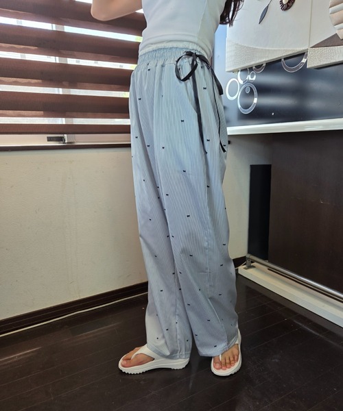Loco Ocean(ロコオーシャン)の「【ブルー】リボン刺繍ストライプダブルウエストワイドパンツ / フレンチガーリー / マリンスタイル(その他パンツ・レディース・ブルー・FREE)」の5枚目の写真