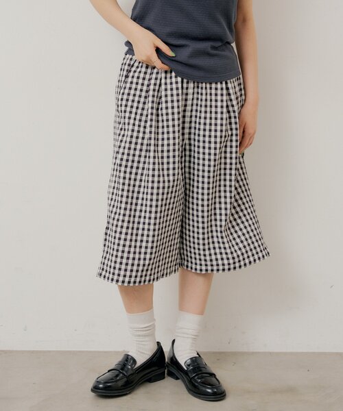 Kastane(カスタネ)の「【UNISEX/2サイズ展開】ギンガムチェックスリーピングショートパンツ(その他パンツ・レディース・ブルー/ブラック・2/1)」の3枚目の写真