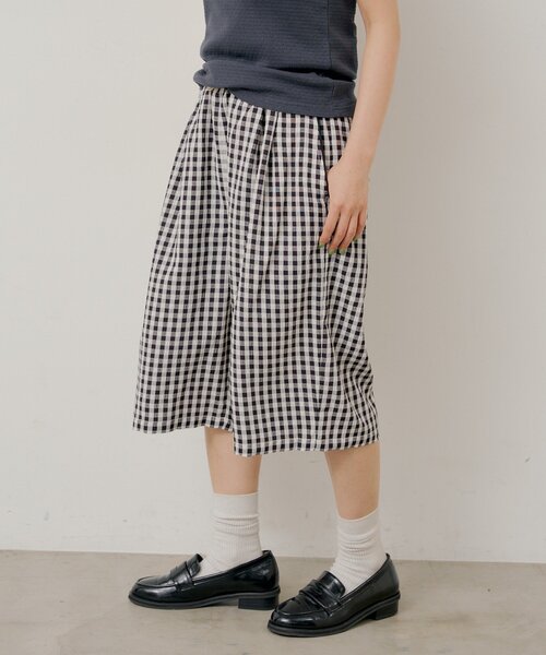 Kastane(カスタネ)の「【UNISEX/2サイズ展開】ギンガムチェックスリーピングショートパンツ(その他パンツ・レディース・ブルー/ブラック・2/1)」の5枚目の写真