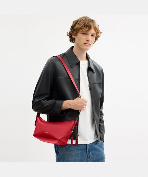 COACH(コーチ)の「モット スリング バッグ 22(ショルダーバッグ・メンズ・レッド系その他・ONE)」の5枚目の写真