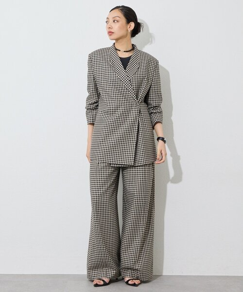 Whim Gazette(ウィムガゼット)の「ギンガムチェックタックパンツ/セットアップ可(その他パンツ・レディース・ブラック/ベージュ・36/38)」の4枚目の写真