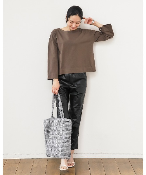 DoCLASSE( ドゥクラッセ)の「高密度シルコットン・抜け感T/コンパクト丈(Tシャツ/カットソー・レディース・ピーコックグリーン系/ピンク/モカ/オフホワイト/ブラック・LL/M/L)」の17枚目の写真