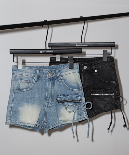 me+em select（ミームセレクト）の「【 ２color ／ ３size 】リボンストリングカーゴポケットデニムショートパンツ／ribbon string cargo pocket denim short pants（デニムパンツ・レディース・ブラック/ブルー・LARGE/SMALL/MEDIUM）」の7枚目の写真