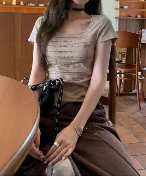 MAISON DE THERESE(メゾン ド テレーズ)の「グランジ レタリングロゴプリント タイトピチTシャツ(Tシャツ/カットソー・レディース・Beige/BROWN・M)」の11枚目の写真