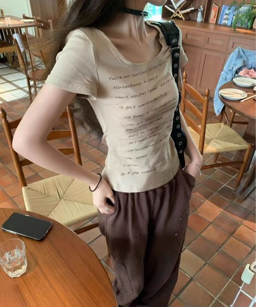 MAISON DE THERESE(メゾン ド テレーズ)の「グランジ レタリングロゴプリント タイトピチTシャツ(Tシャツ/カットソー・レディース・Beige/BROWN・M)」の12枚目の写真