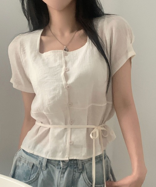 LAFFMO(ラフモ)の「スクエアネック タイ付き半袖ブラウス(シャツ/ブラウス・レディース・グレー/ベージュ・F)」の1枚目の写真