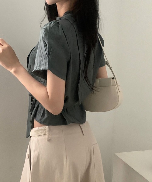 LAFFMO(ラフモ)の「スクエアネック タイ付き半袖ブラウス(シャツ/ブラウス・レディース・グレー/ベージュ・F)」の4枚目の写真